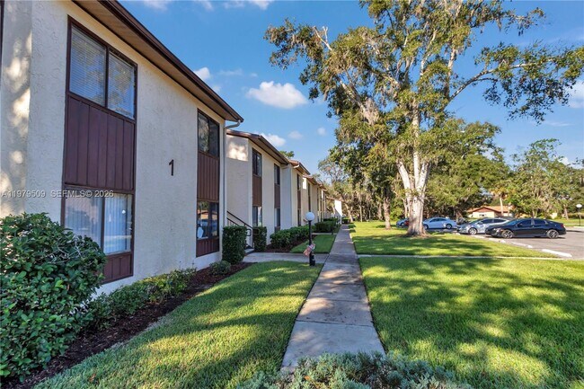 Building Photo - 737 Midway Dr