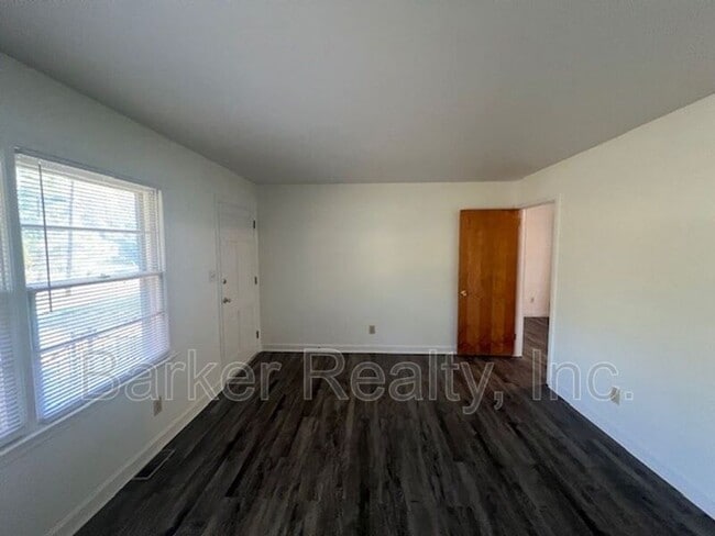 Foto del edificio - 1311 Ingomar Pl