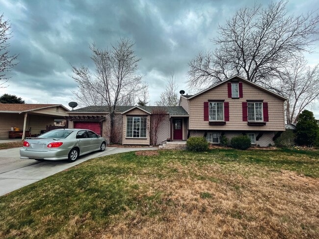 Building Photo - Spacious 4 Bedroom 3 Bath in Orem