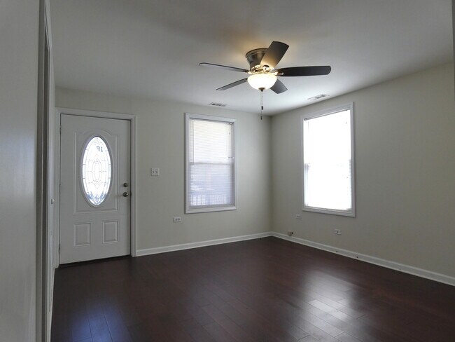 Building Photo - 1500 N Ridgeway Ave