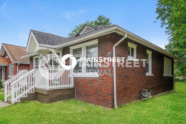 Building Photo - 3 Bedroom Pet-Friendly Home in Louisville, KY with Main Street Renewal