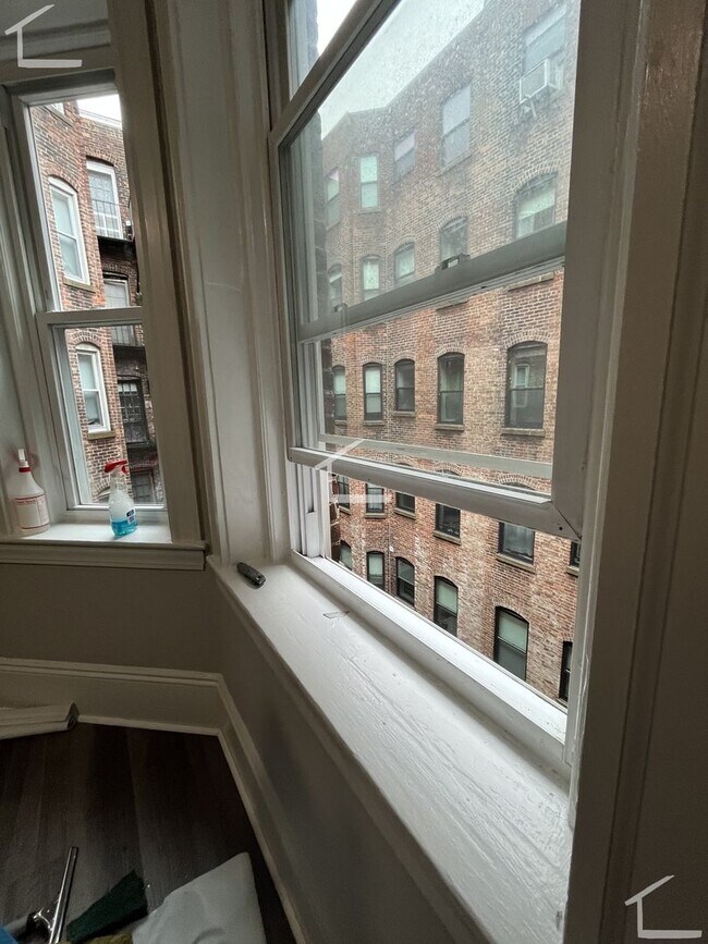 Foto del edificio - Royce Road