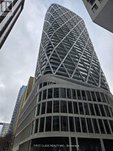 Building Photo - 230 Simcoe St