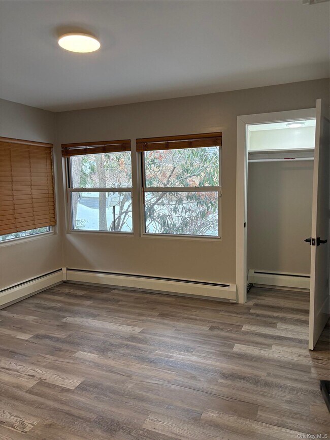 Building Photo - 405 I U Willets Rd