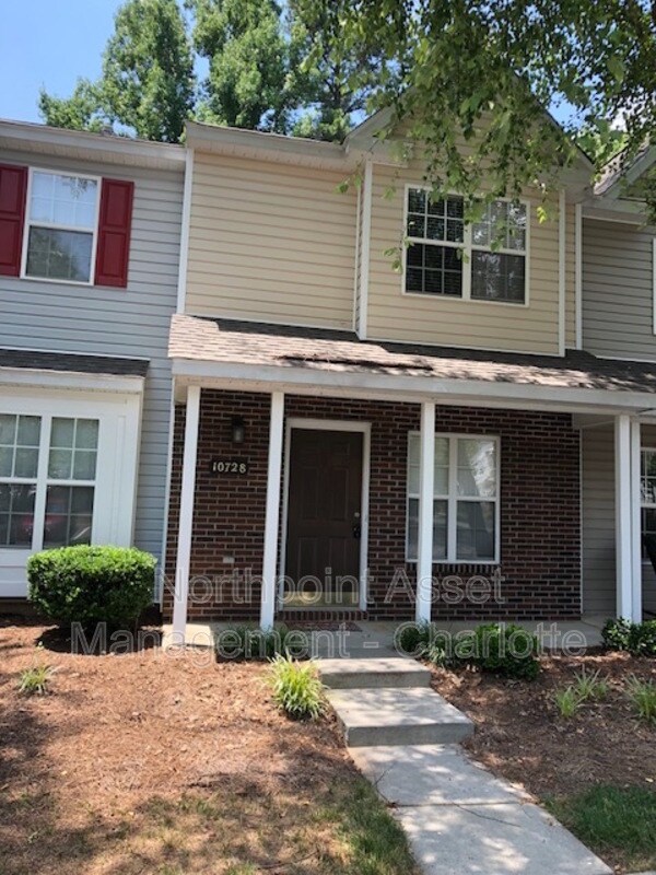 Foto principal - 10728 Holly Ridge Blvd
