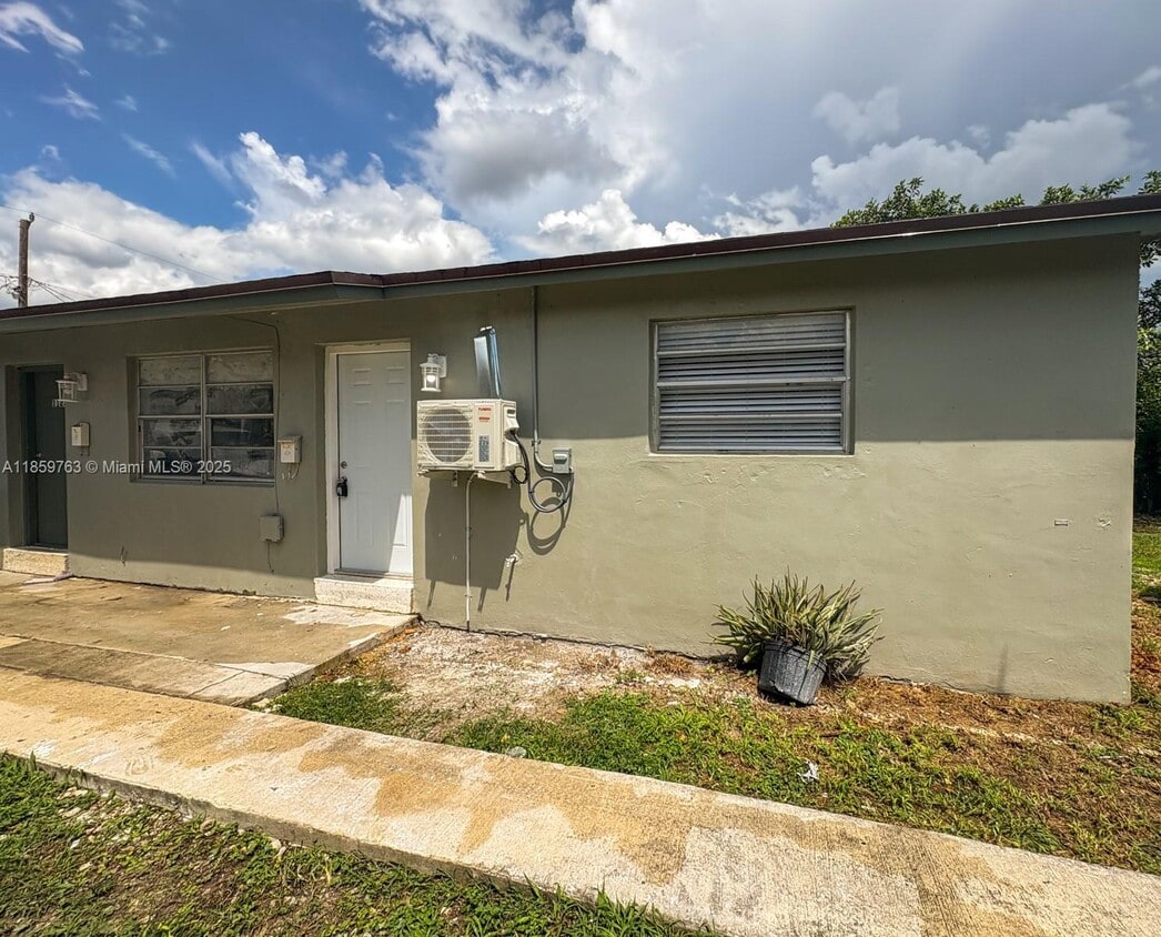 Foto principal - 1121 NW 11th St