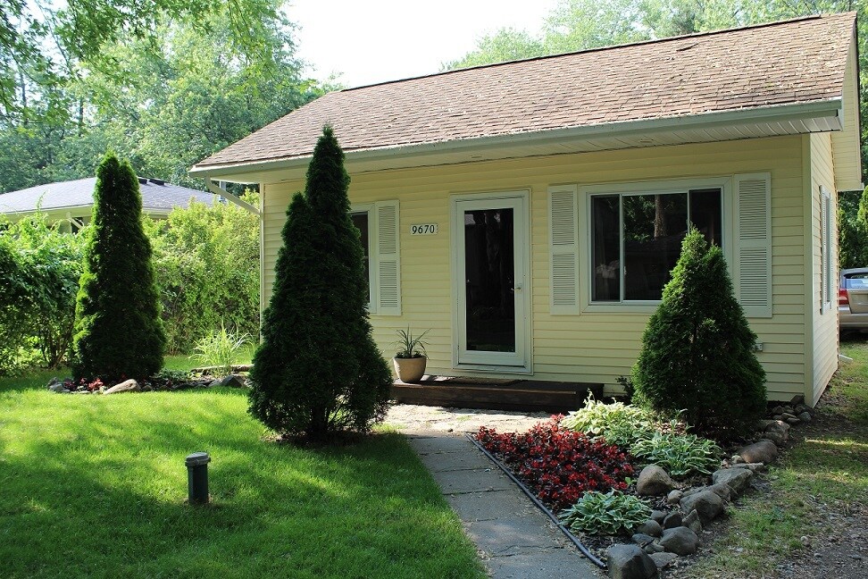 Front of house - 9670 Nestoria Street