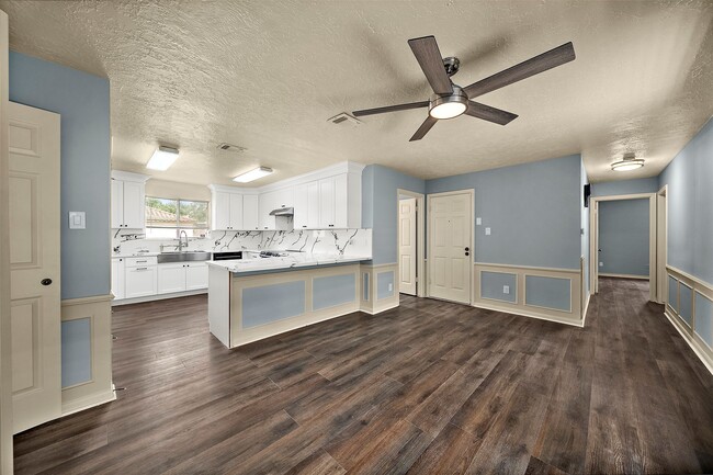 Building Photo - 14107 Woodnook Dr