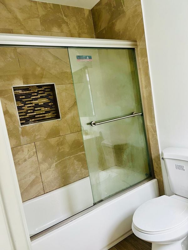 Foto del edificio - 1309 W 62nd St