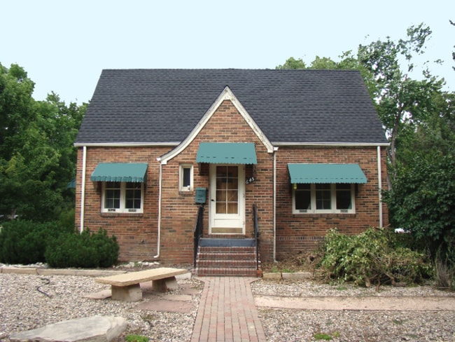 Building Photo - 645 S Whitcomb St