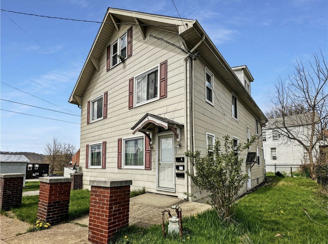 Primary Photo - 935 Drey St