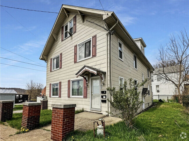 Building Photo - 935 Drey St