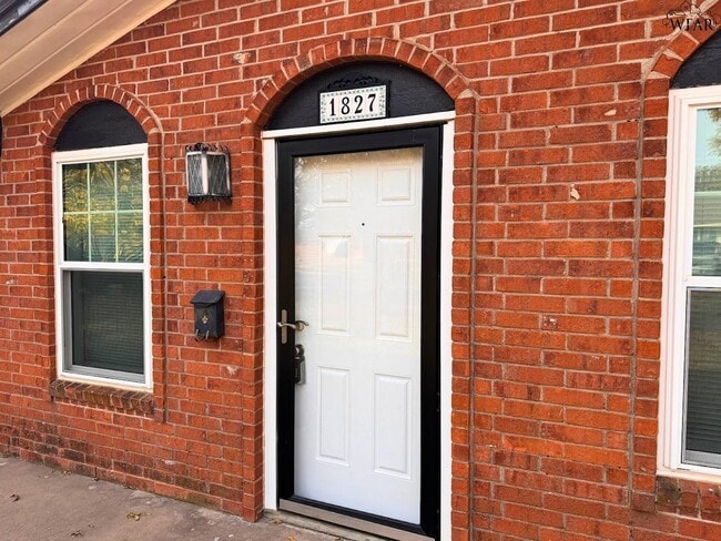 Foto del edificio - 1827 Eden Ln