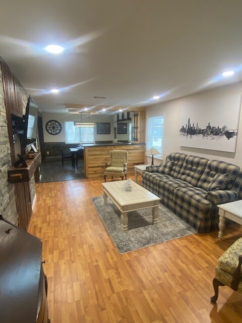 Foto del edificio - 72 Davis Ave