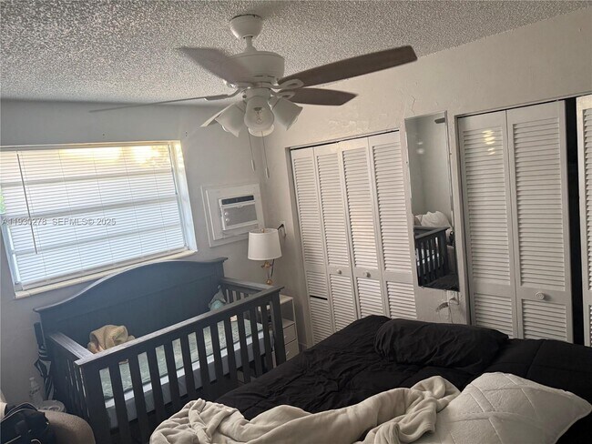 Foto del edificio - 3251 NW 101st St