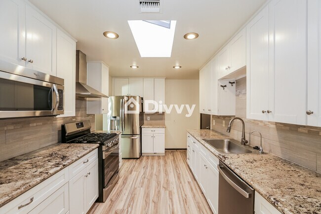 Building Photo - 814 E Cinnabar Ave, Phoenix, AZ 85020