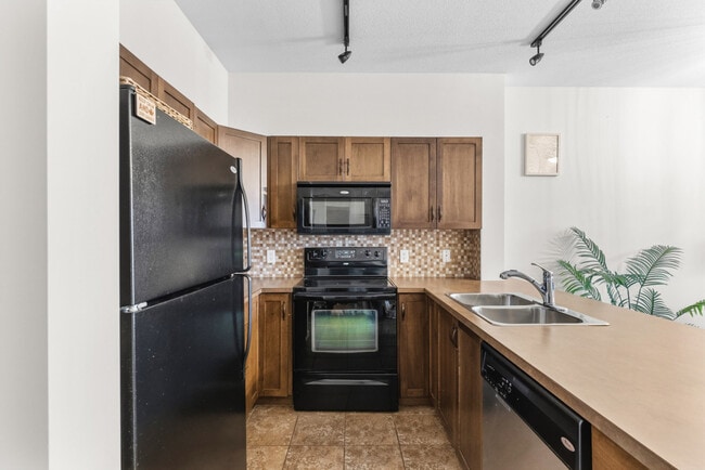 Photo du bâtiment - 654 Cook Rd