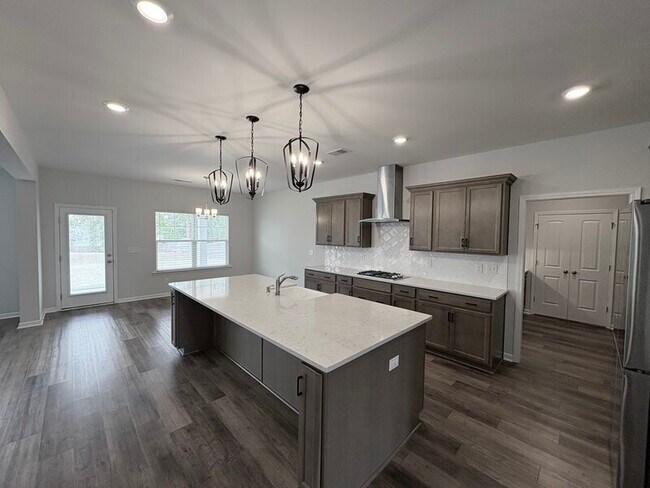 Foto del edificio - 153 Brockway Dr