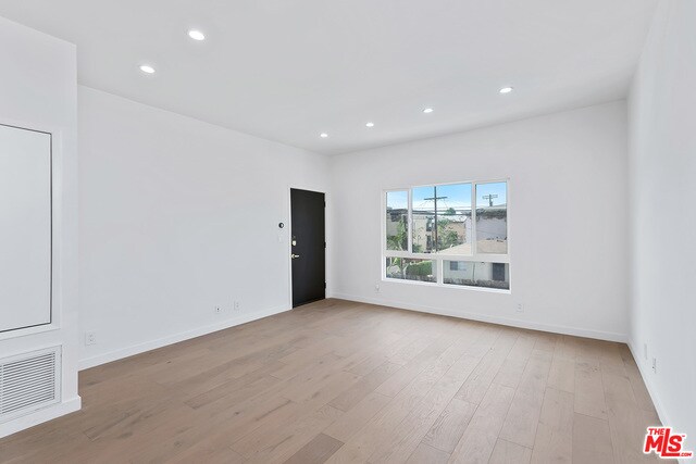 Building Photo - 980 N El Centro Ave