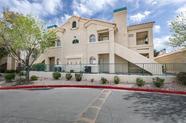 Foto del edificio - 2251 Wigwam Pkwy