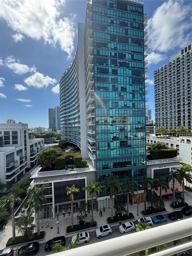 Building Photo - 3250 NE 1st Ave