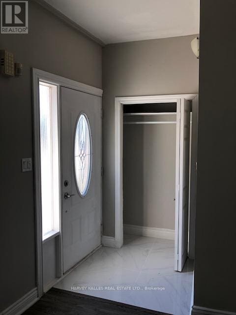 Photo du bâtiment - 647-647 Vaughan Rd