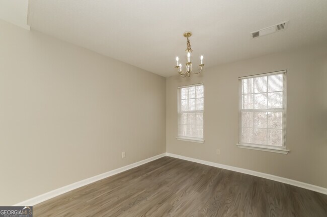 Foto del edificio - 1156 Misty Meadows Ln