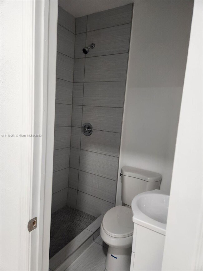 Foto del edificio - 9408 SW 151 Ave