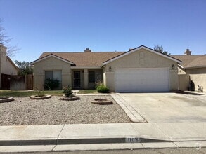 Building Photo - 1108 Oakwood Ln