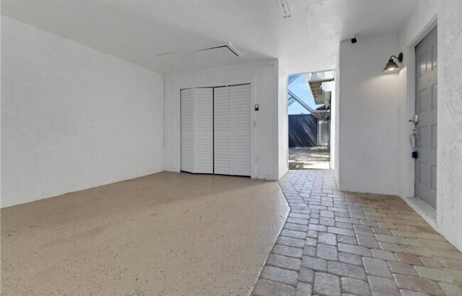 Building Photo - Charming 3BR Condo in Fort Myers