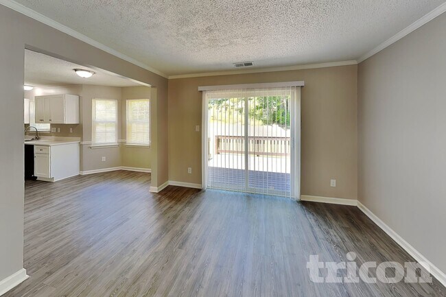 Foto del edificio - 235 Chattaroy Dr