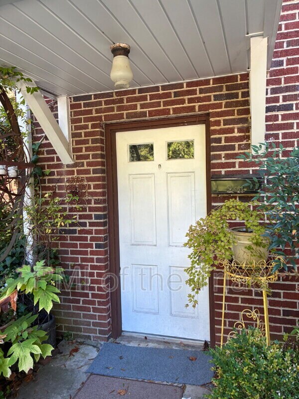 Foto del edificio - 915 Carolina Ave NW