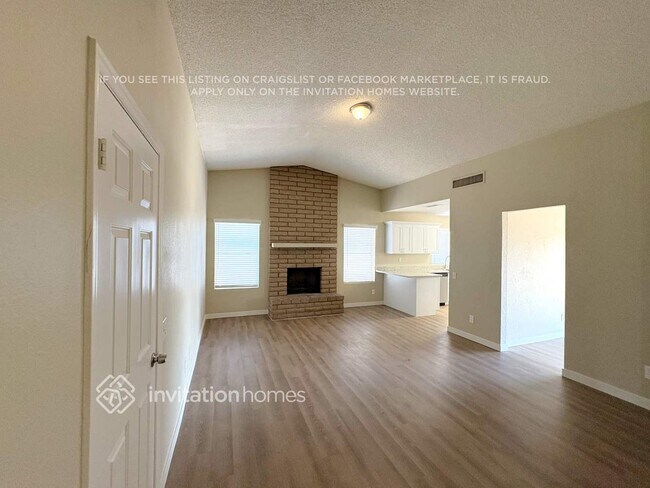 Foto del edificio - 4205 N 101st Ave