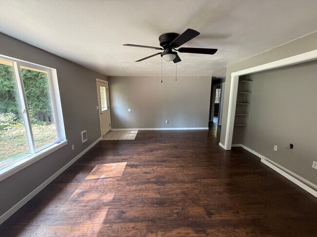 Foto del edificio - 4329 Ridgewood Ln NW