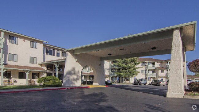 Building Photo - Solista Yakima