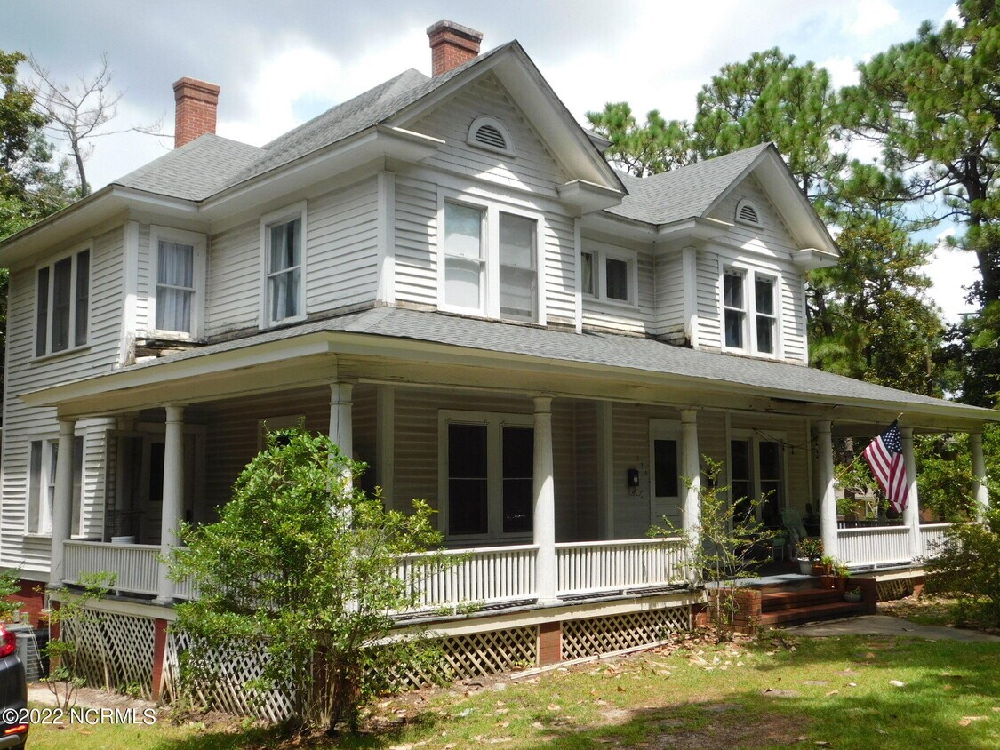 170 N May St, Southern Pines, NC 28387 Room for Rent in Southern Pines, NC