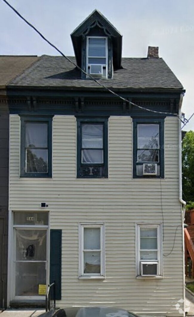 Building Photo - 544 W King St