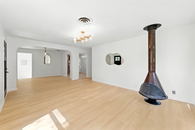 Building Photo - 1302 S 2nd St