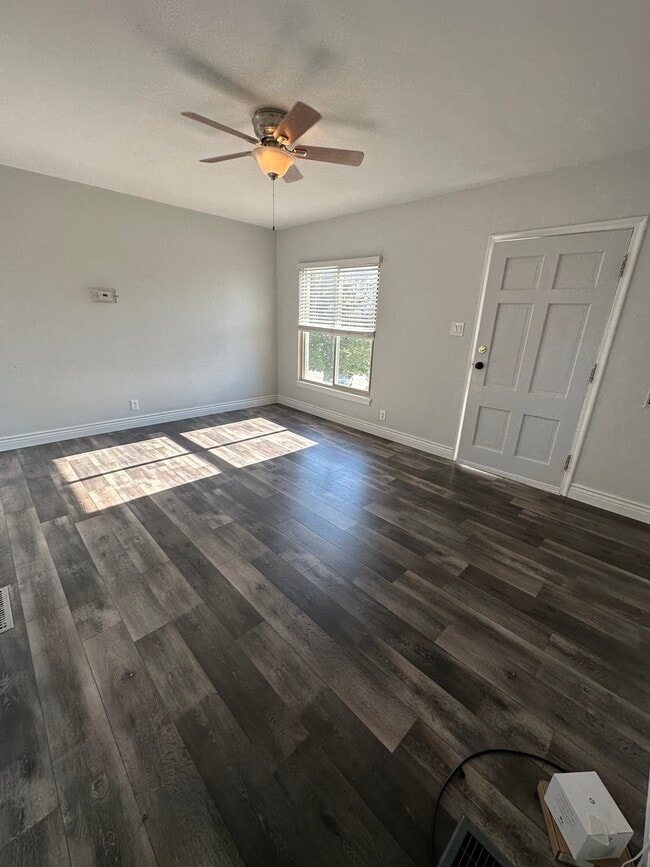 Building Photo - 761 S 1000 E