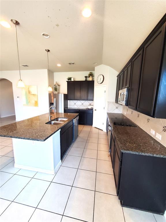 Building Photo - 807 Farmhouse Dr