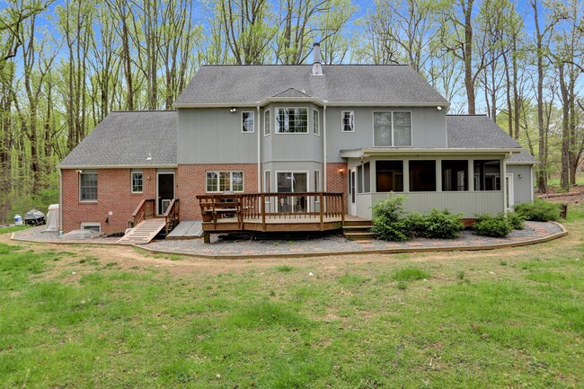 Building Photo - An Unbelievable Rental Opportunity – Grand...