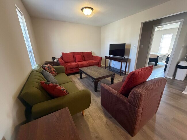 Foto del edificio - 203 Wheaton Ct