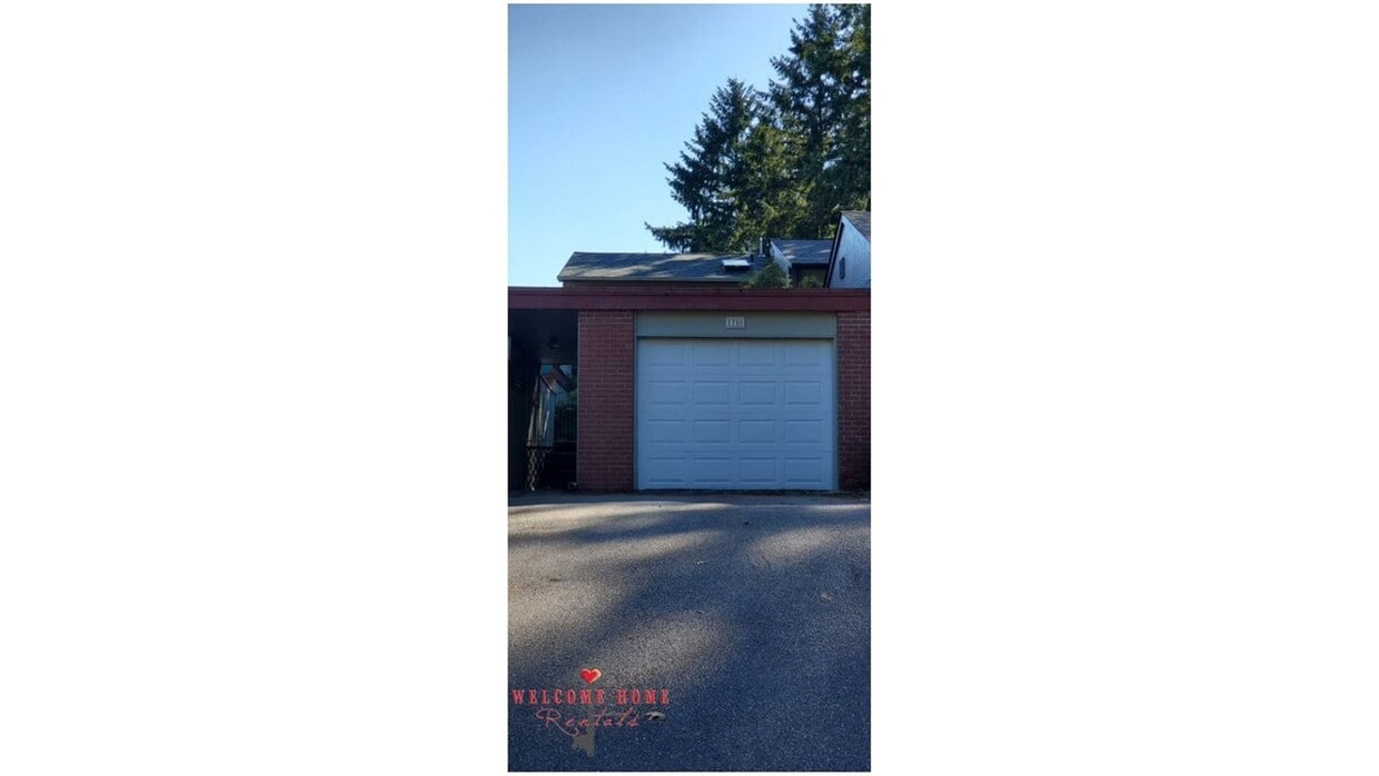 Foto principal - 2 bedroom townhome condo with AMAZING view...