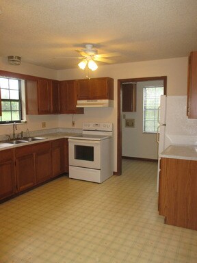 Building Photo - 960 Buttermilk Rd