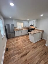 Building Photo - 203 Apache Dr