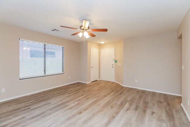 Foto del edificio - 2370 W Gold Dust Ave