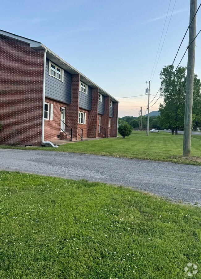 Building Photo - 5573 GA-193