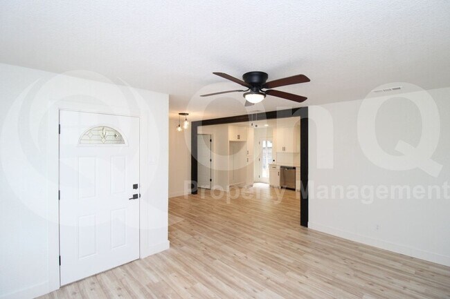 Foto del edificio - 11220 Visalia Dr
