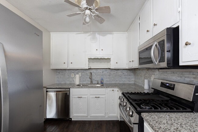 Foto del edificio - 4527 Fairview Dr