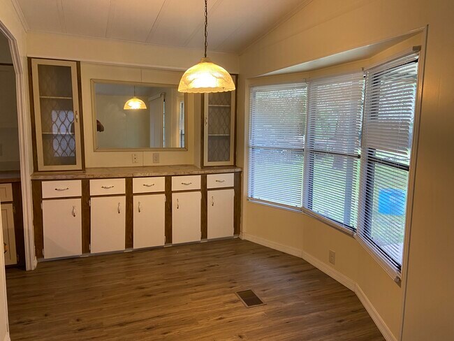 Foto del edificio - 22327 Indianwood Way